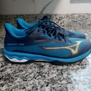 Mens Mizuno Blue and Yellow Athletic Shoes Size 11(Like New)